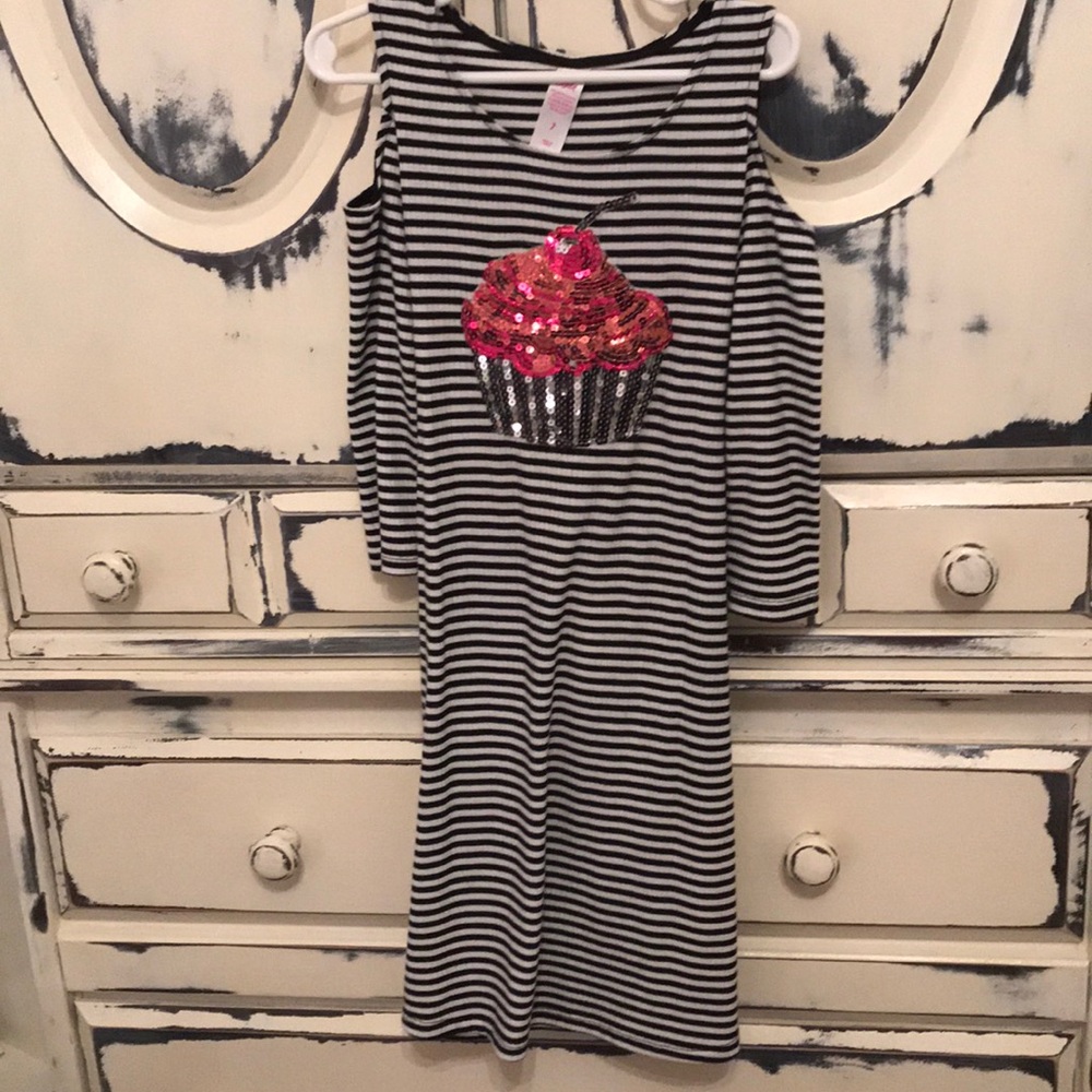 Justice size 7 sparkle cupcake dress